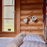 Gotolevi, In, Out Chalet