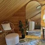 Chalet Gotolevi, In, Out Levi