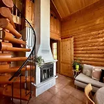 Chalet Gotolevi, In, Out *